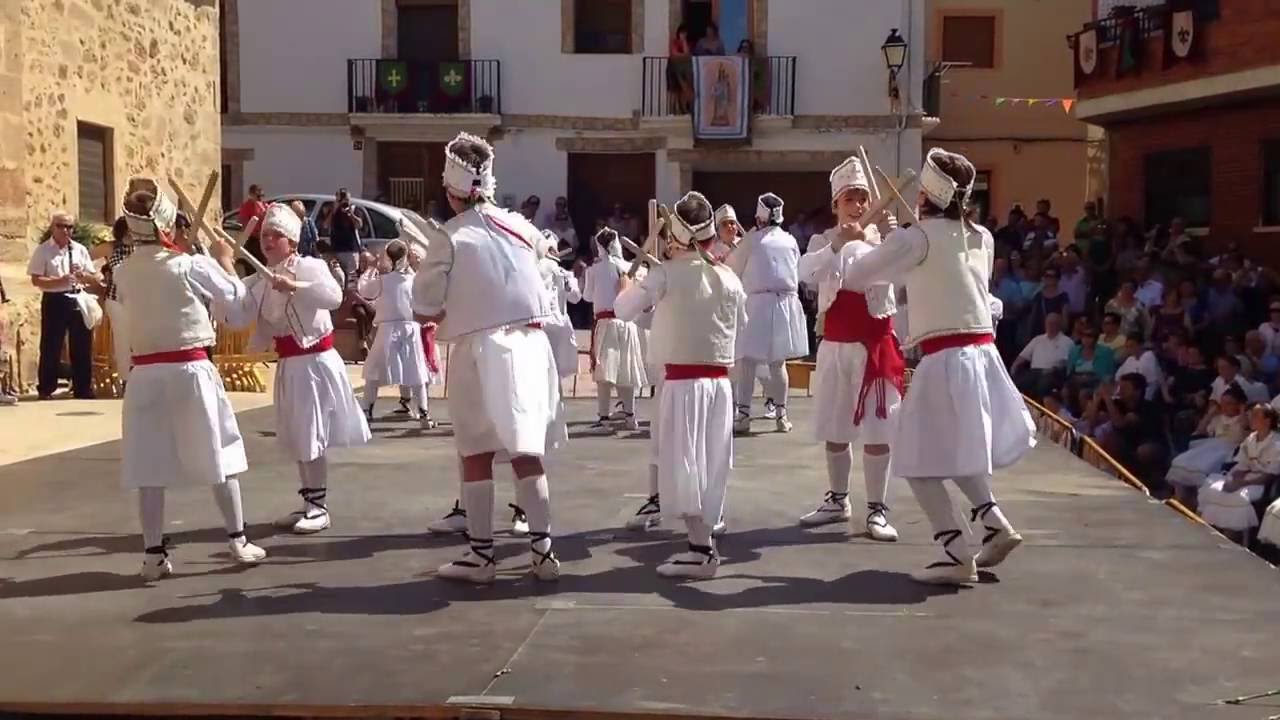 Titaguas niños Danza de Bastones (cuarta danza)