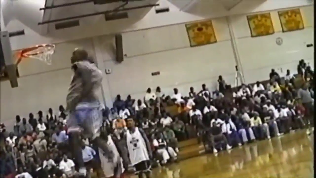 Vince Carter - 360 Windmill alley oop - 1998