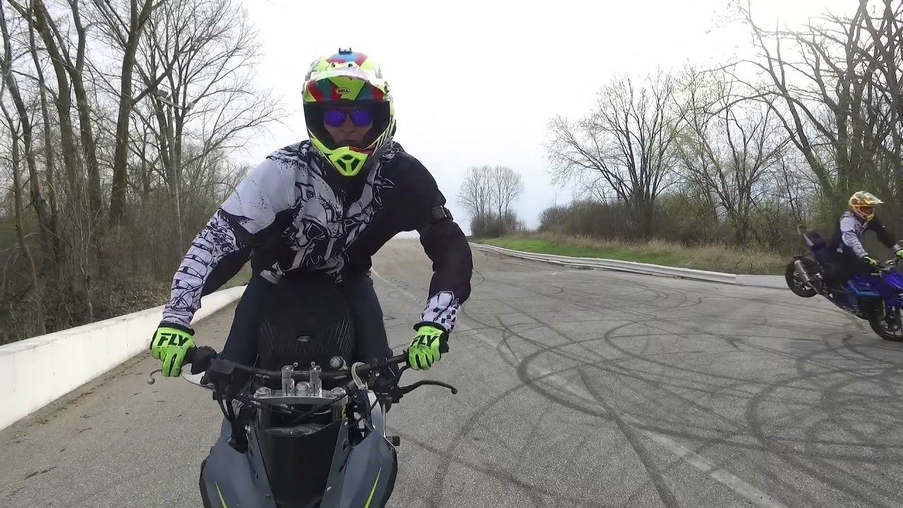 Yamaha R3 Stunt Riding