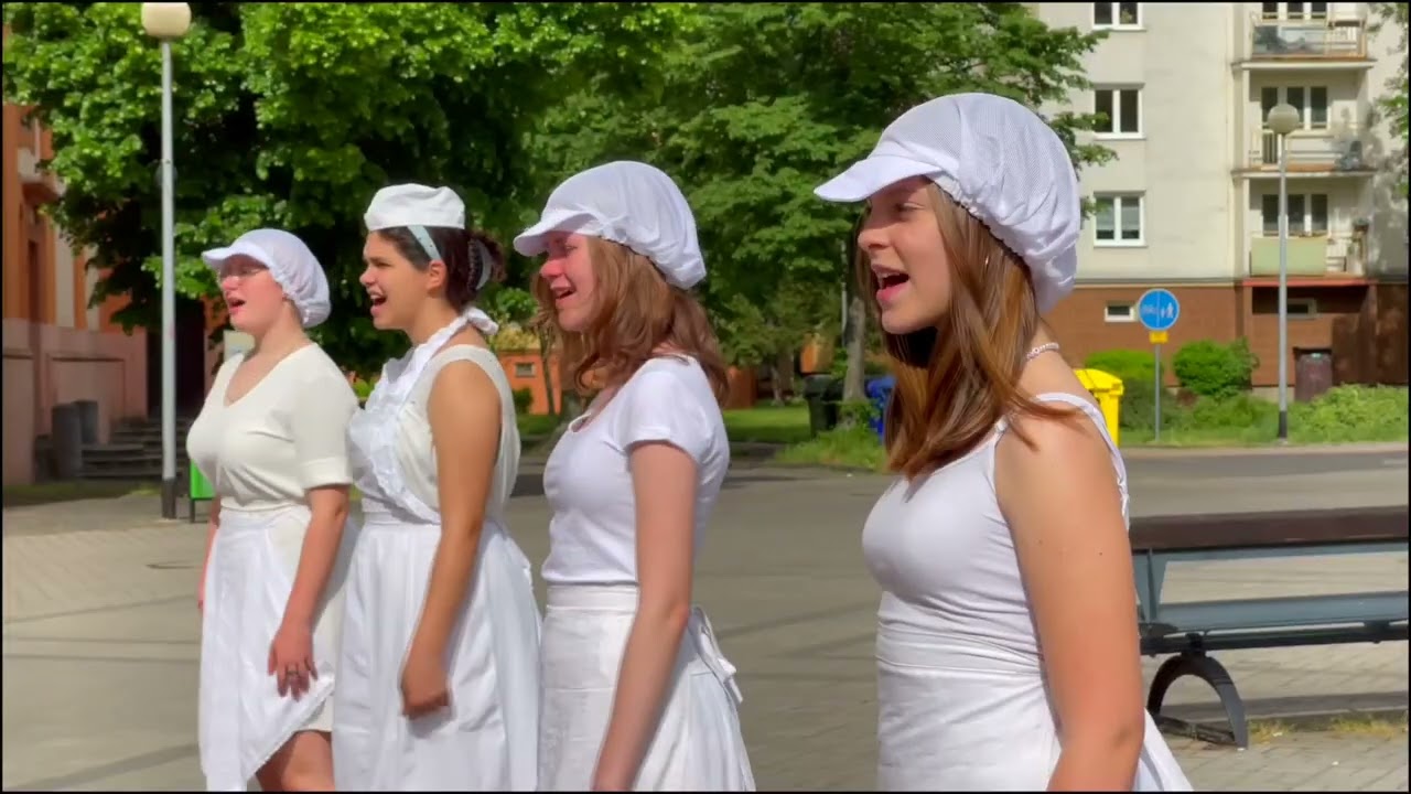 Buchet je spousta