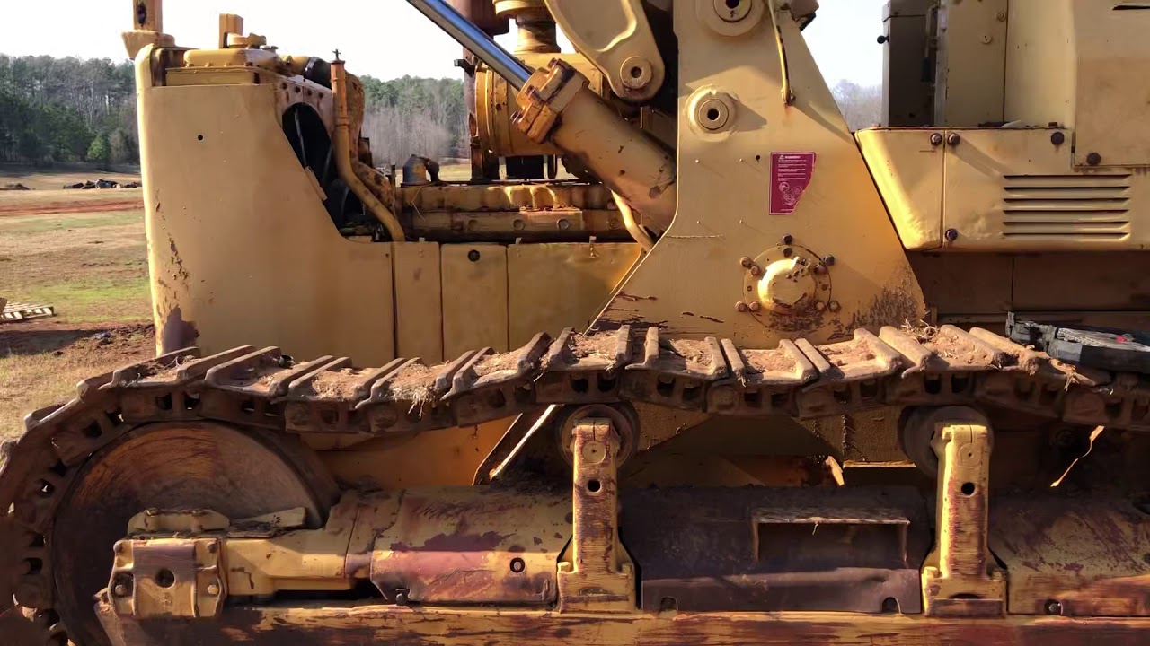 977 Cat Hydraulic pump