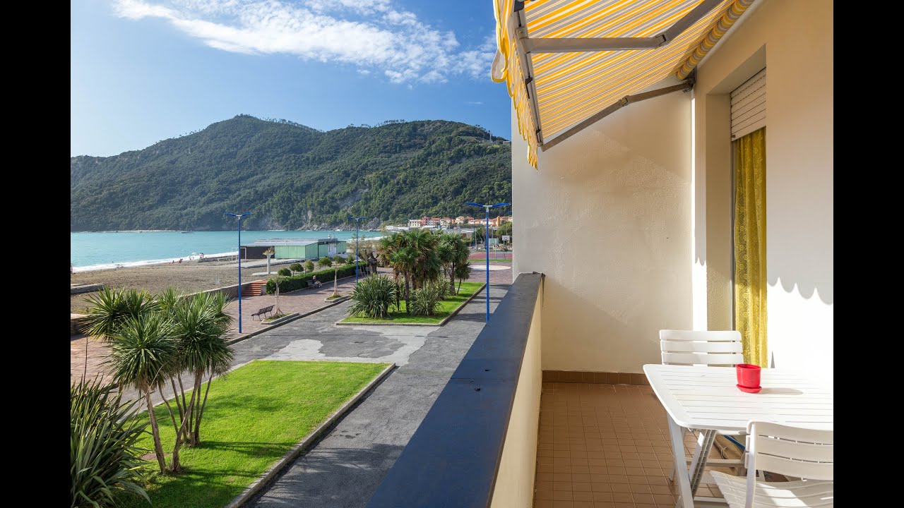 Riva Al Mare Flat