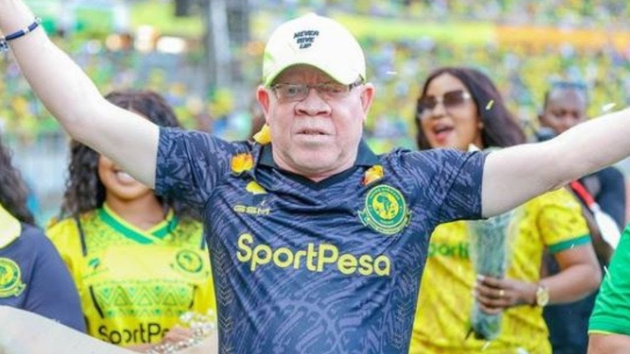 MANARA AMWAGA MACHOZI AKIINGIA UWANJANI, APIGIWA SHANGWE BALAA, HAIJAWAHI KUTOKEA...