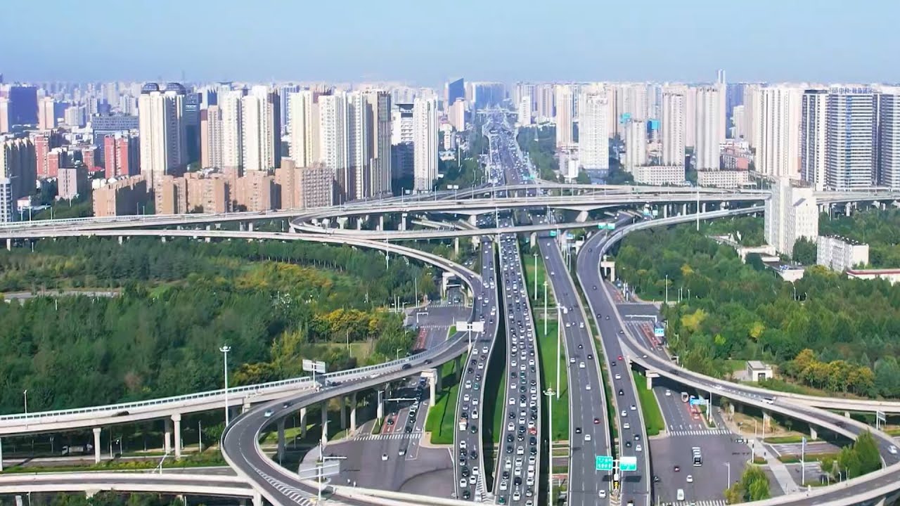 The30-YearTransformation and Urban Prosperity of Zhongzhou Avenue in Zhengzhou,Henan,China中国河南郑州中州大道