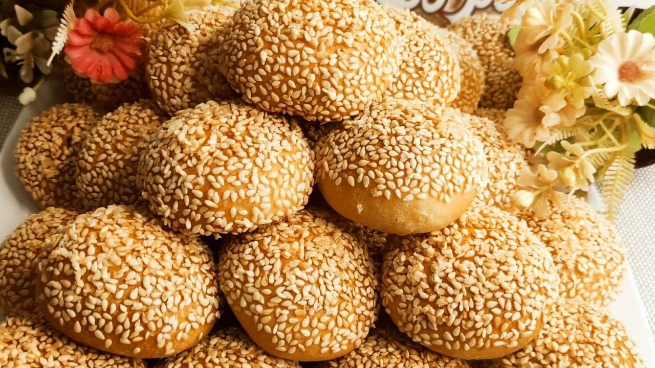 من نصف كيلو دقيق عملت 40قرصة من نواعم  الافران لو جربتيها مش هتبطلى تعمليها😋👌