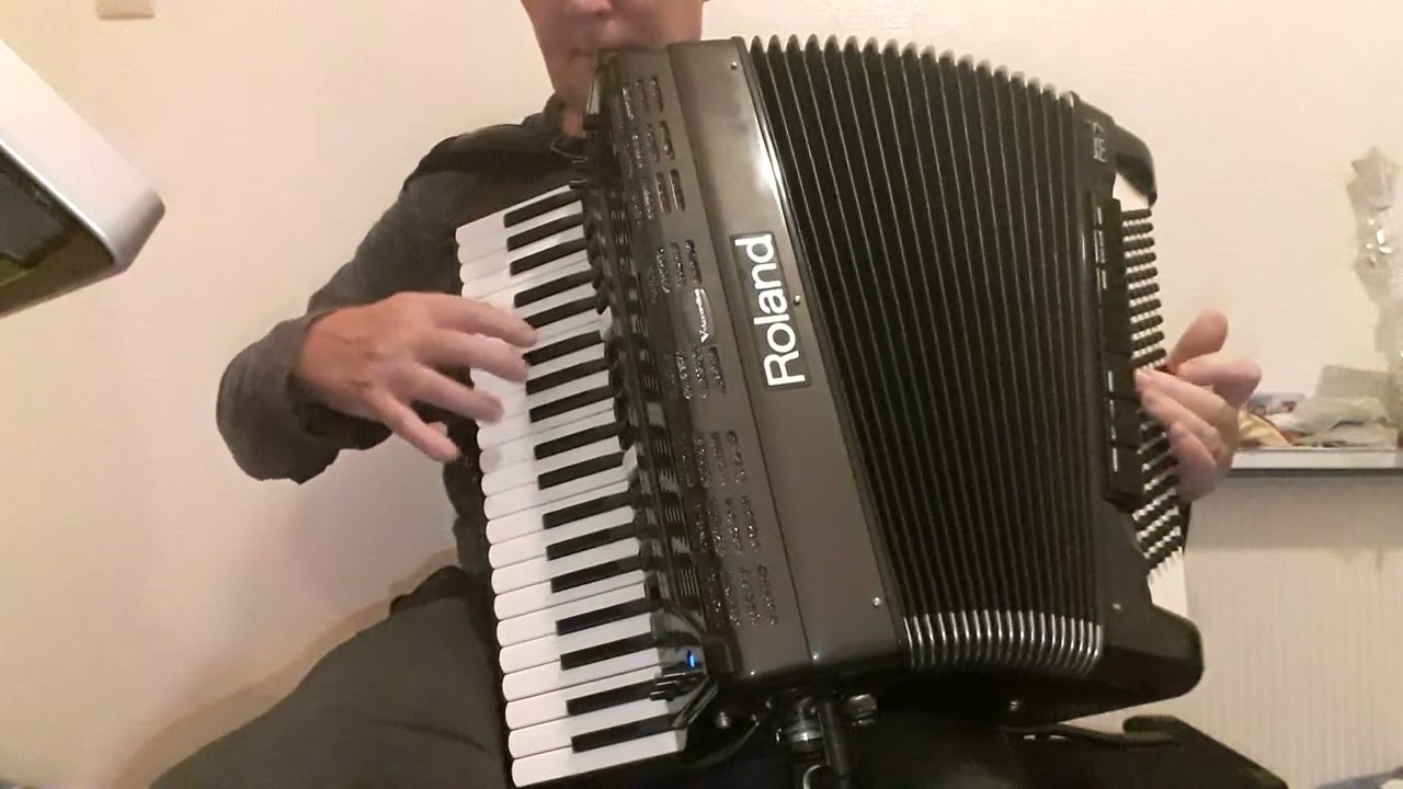 Never on Sunday (composed by Manos Hadjidakis), cover on Roland V accordion.