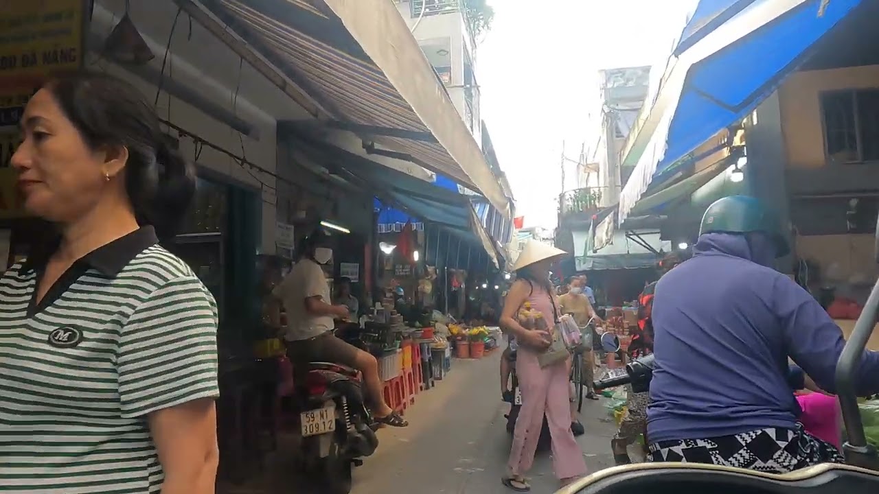 POV Saigon: Chợ Bà Hoa
