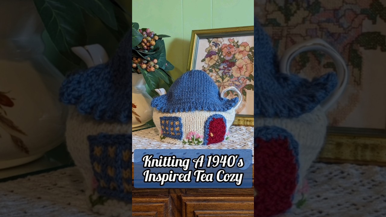 knitting A 1940's Inspired Tea Cozy | Free Vintage Inspired Knitting Pattern #vintagestyle #1940s