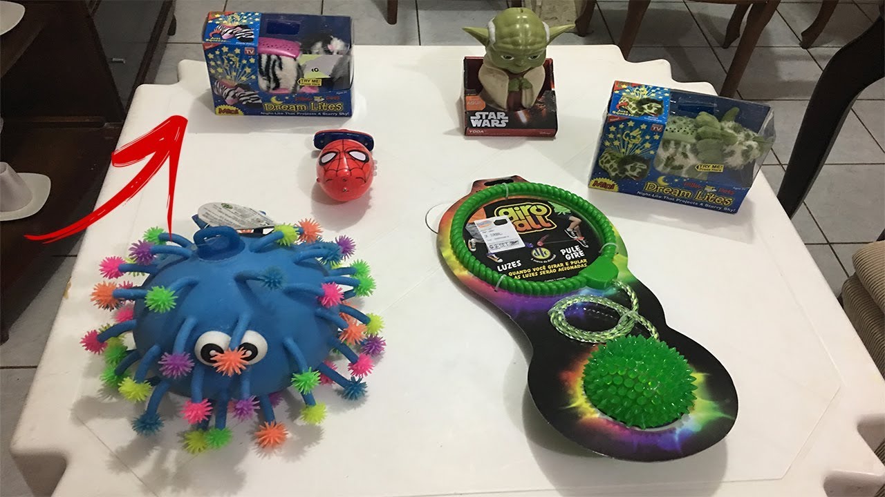 OS BRINQUEDOS QUE ACENDEM LUZ MAIS DIFERENTES E ESTRANHOS DA LOJA DE BRINQUEDOS!