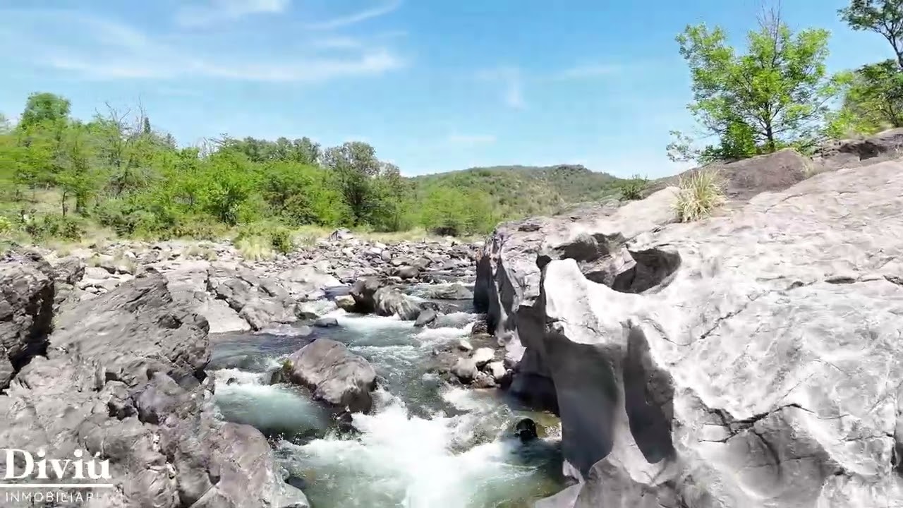 Casona en venta con río propio en las Sierras de CALAMUCHITA - INMOBILIARIA DIVIÚ
