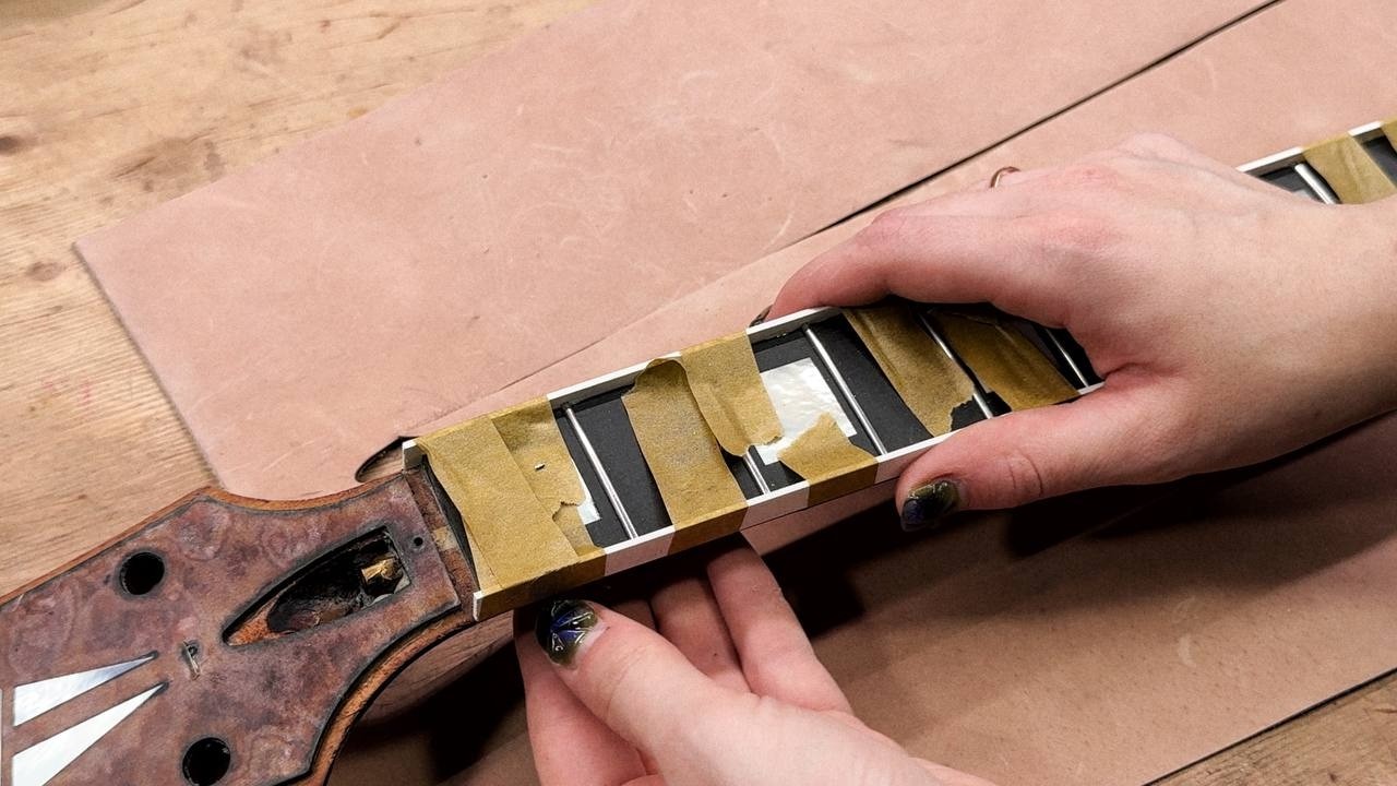 Restoring a Burned Gibson Les Paul – Bringing It Back to Life. Part 4