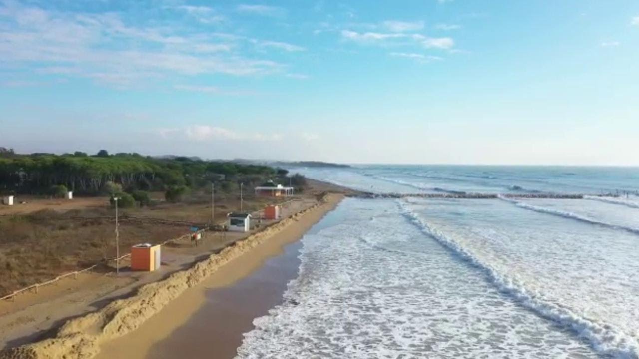 Jesolo, le mareggiate si 