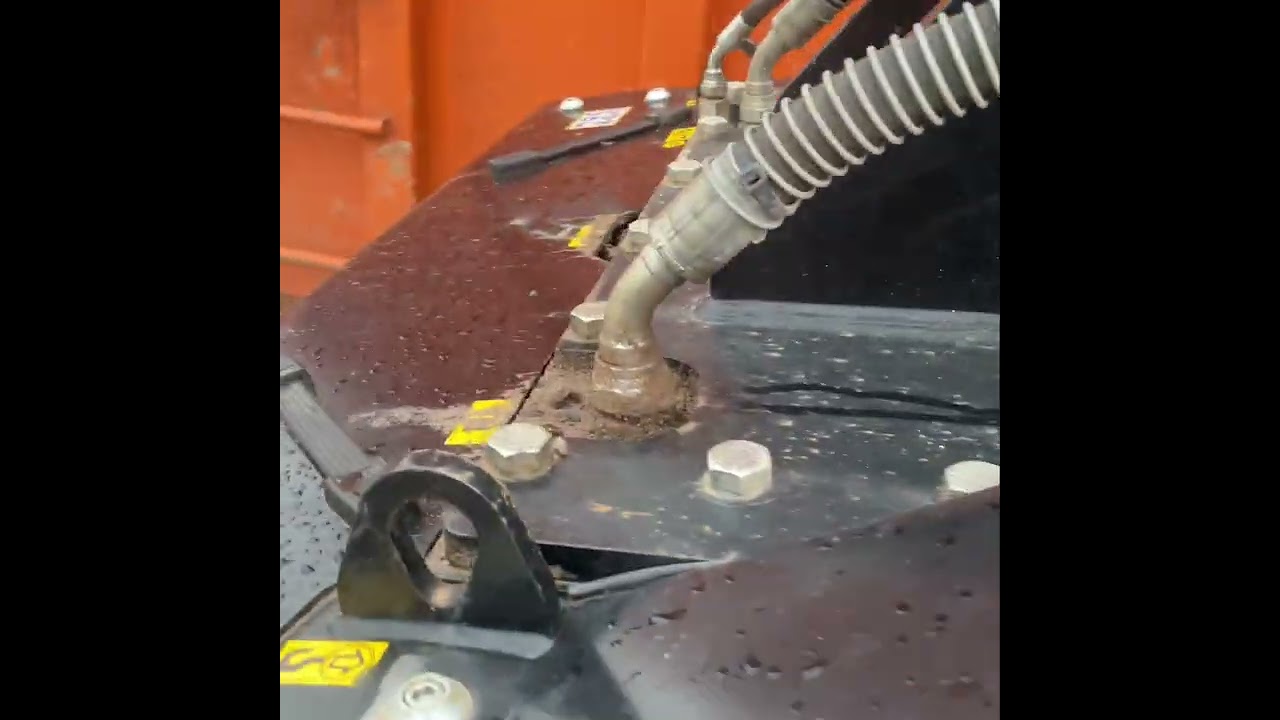 MB CB90 Crusher bucket installation process onto JCB 220X black edition