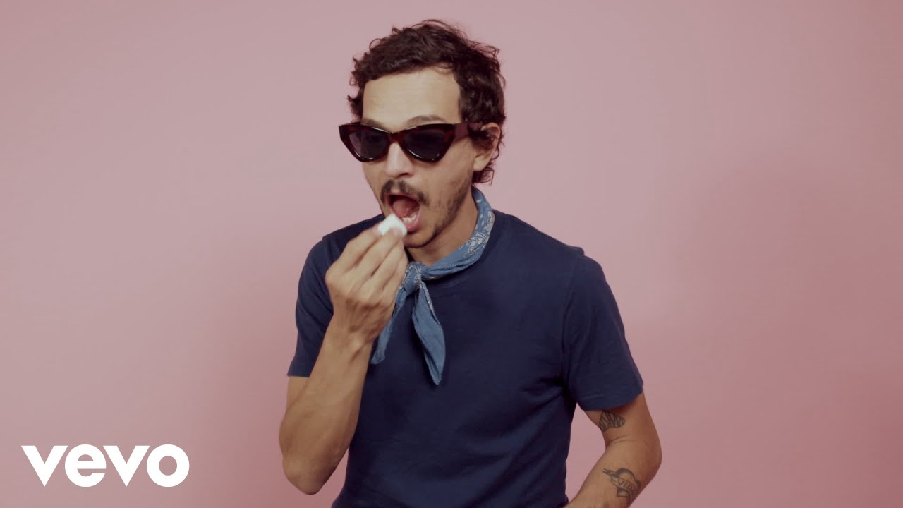 Caloncho - Bombones (Lyric Video)