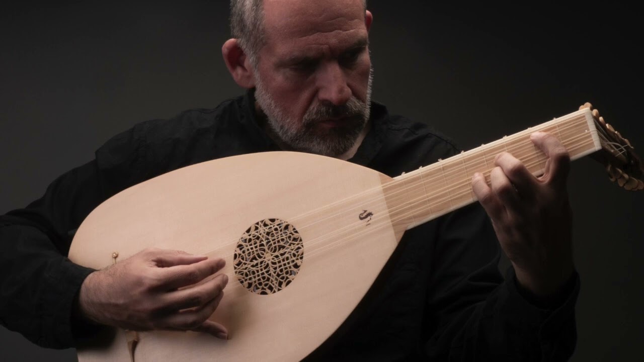 Alfred Fernandez playing a Fantasia by Francesco Da Milano on a lute made by Alfonso Marin