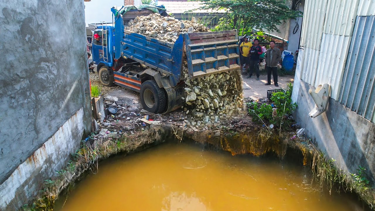 Wonderful New Activity!! Complete 100% Landfill Delete Pond Bulldozer & Truck 5T Pushing Stone
