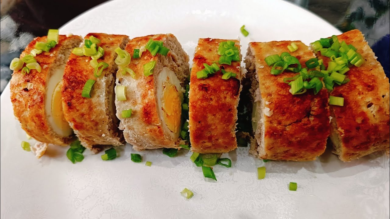 Мясной рулет с яйцами