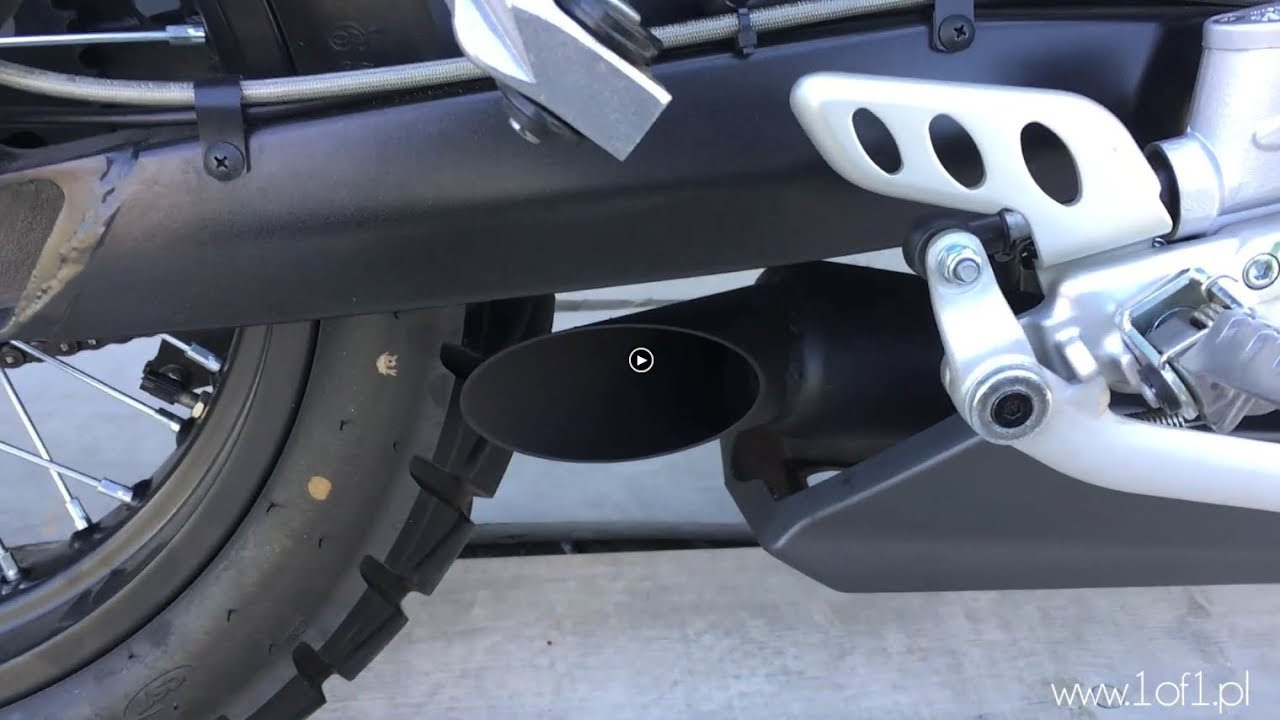 Mondial HPS125 custom exhaust by UNIKAT Motorworks