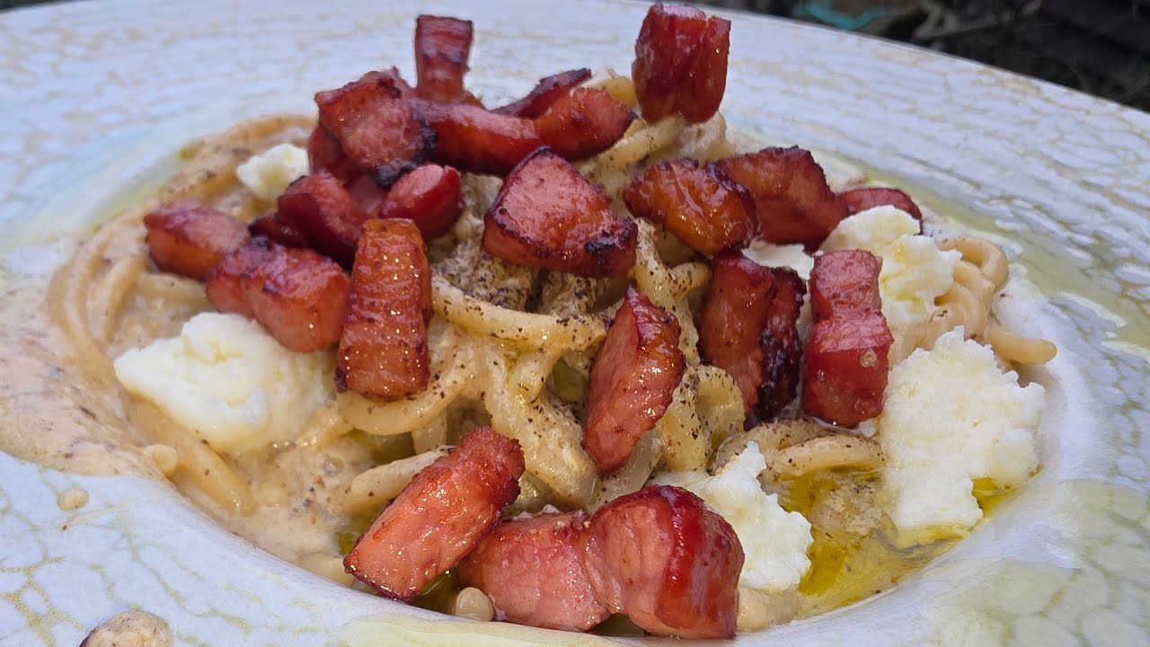 PASTE CARBONARA DE ROMANIA. CARBONARA CU BRĂNZĂ DE BURDUF SI KAIZER. ITALIENII OR SĂ FIE GELOȘI! 
