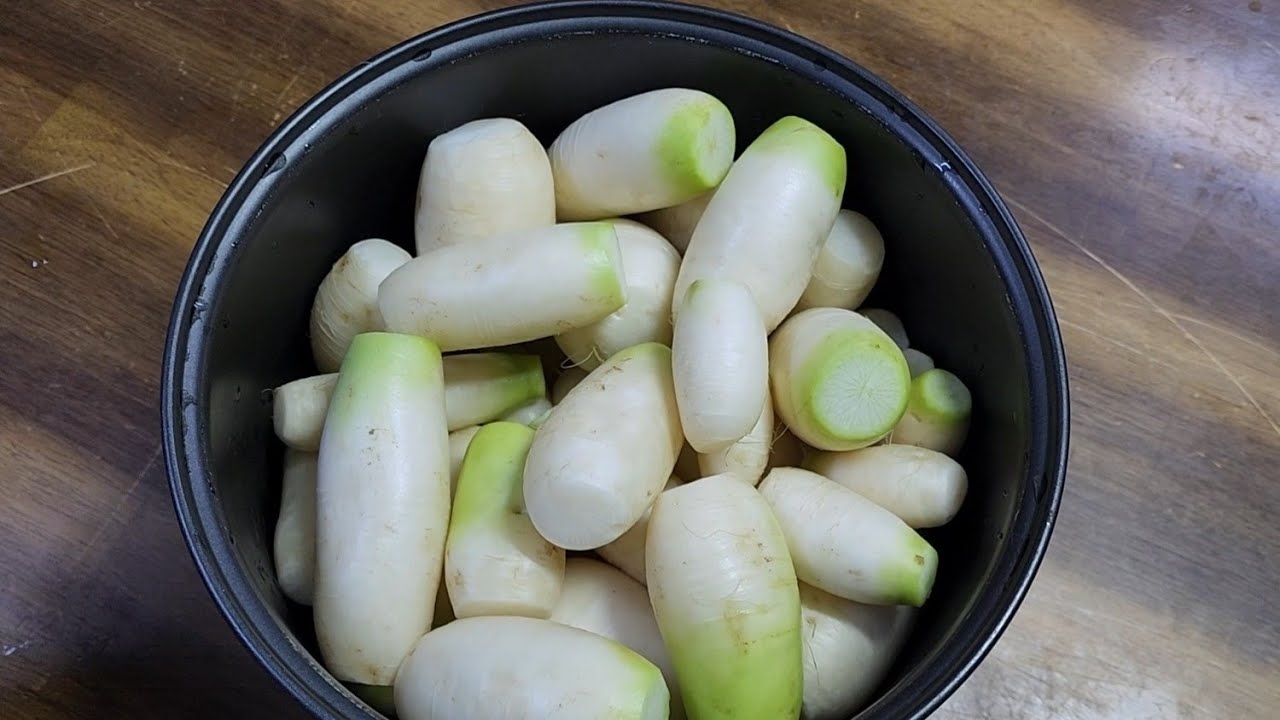 무를 밥솥에 듬뿍 넣었더니 평생 가족이 건강하고 행복합니다!! 무조청/무말랭이 무침 Seasoned dried radish.