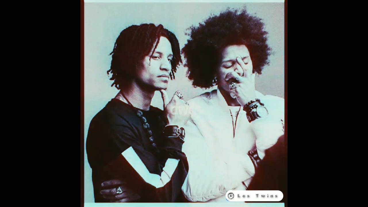 L E S T W I N S  P H O T O