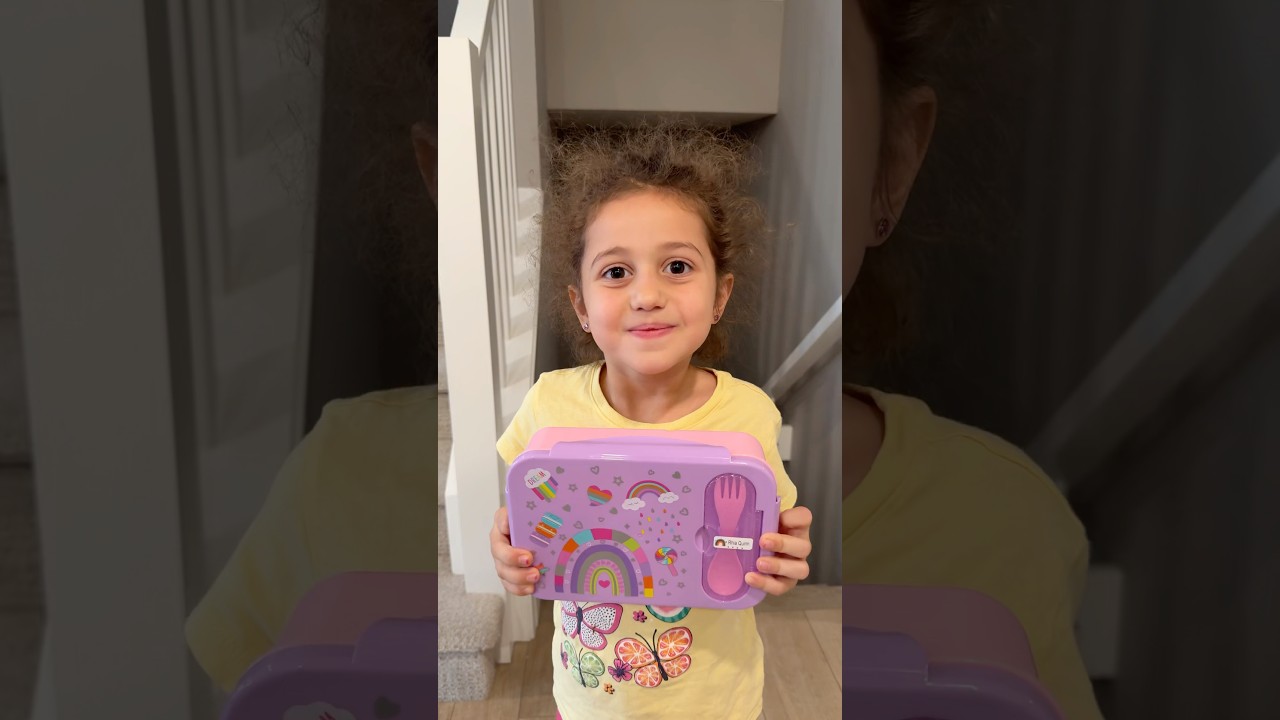 Sierra helps Rhia make healthy lunch for school - always choose healthy snacks for school