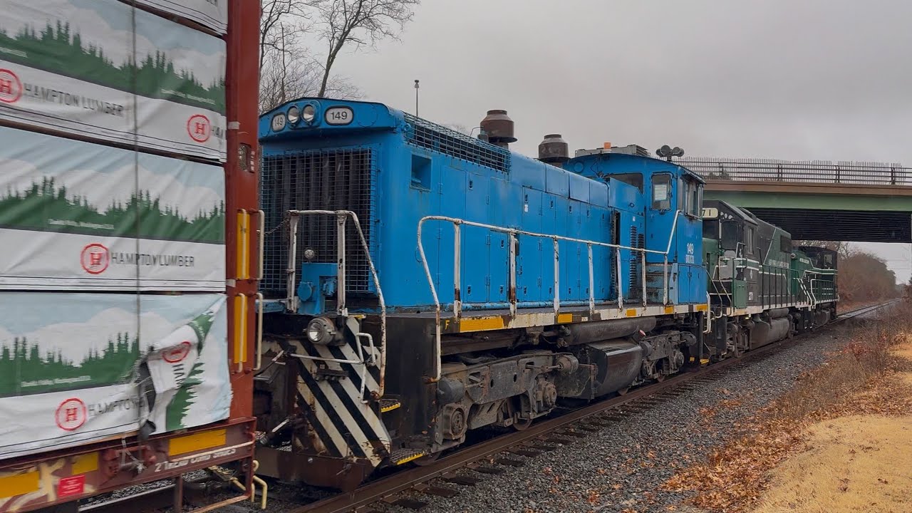 NYAR RS70 At Holbrook with BUGX SW1500 149 Trailing 