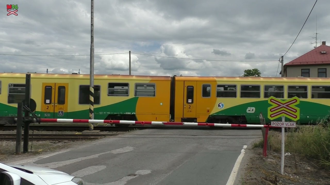 Železniční přejezd Opočno pod Orlickými horami #1 [P5087] - 10.6.2022 / Czech railroad crossing
