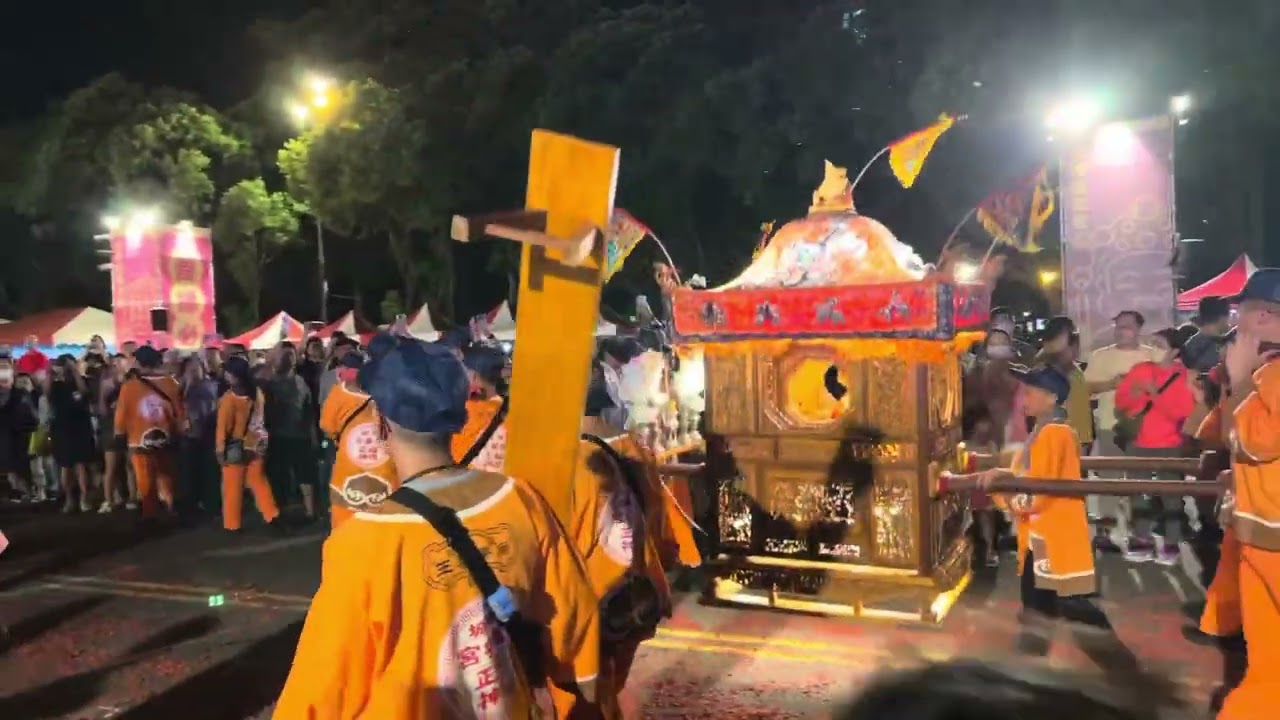 #竹北超越竹北文化祭來瞧瞧👀屏東車城福安宮土地公爺300年來第一次出巡拜拜🙏#還有白沙屯媽祖婆也在#以及竹北天后宮媽祖婆#三聖領轎護佑竹北#眾神庇民共祈平安#明後天竹北大遶境更熱鬧🧨