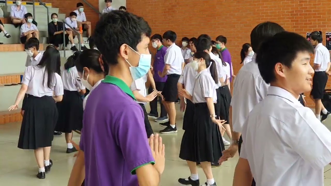รำวงมาตรฐาน รุ่น 6 รำทั้งรุ่นครึกครื้น