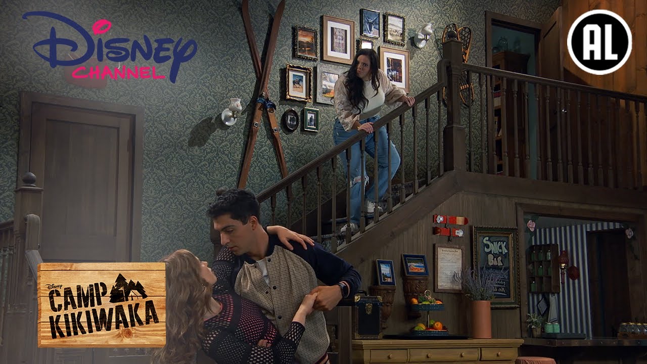 Camp Kikiwaka | Amoureux de l'Ennemi | Disney Channel BE