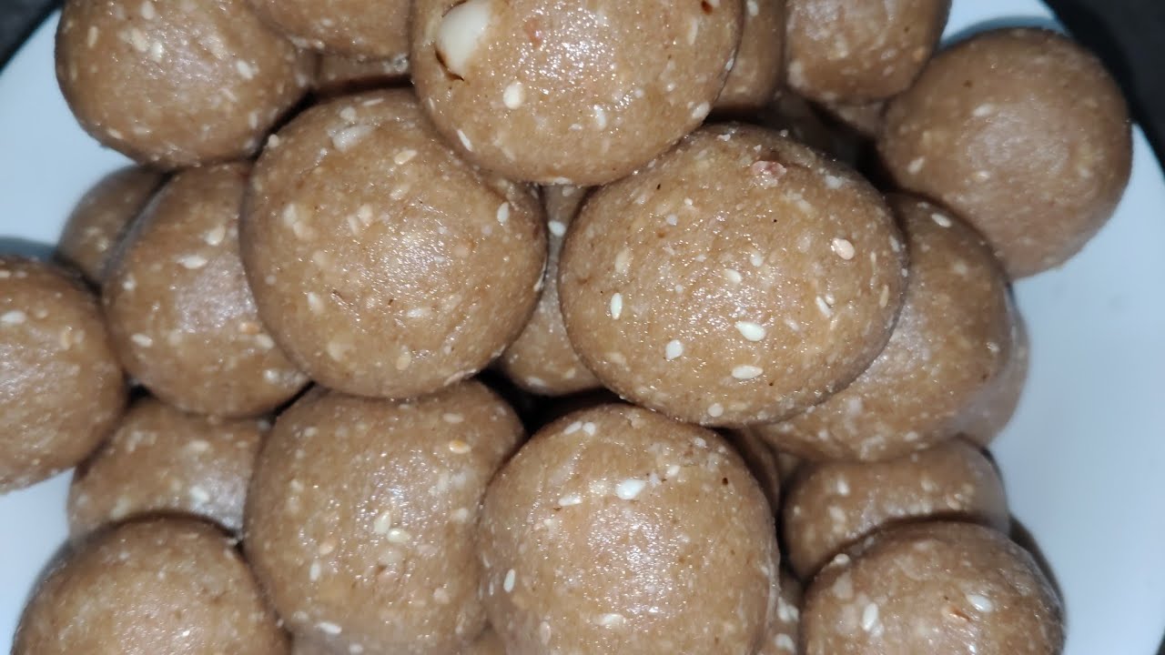 Tiil Or Ghee Ke laddu Ke Recipe 😋