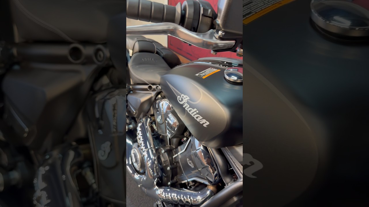 2025 Indian Super Scout Limited Tech Black Smoke