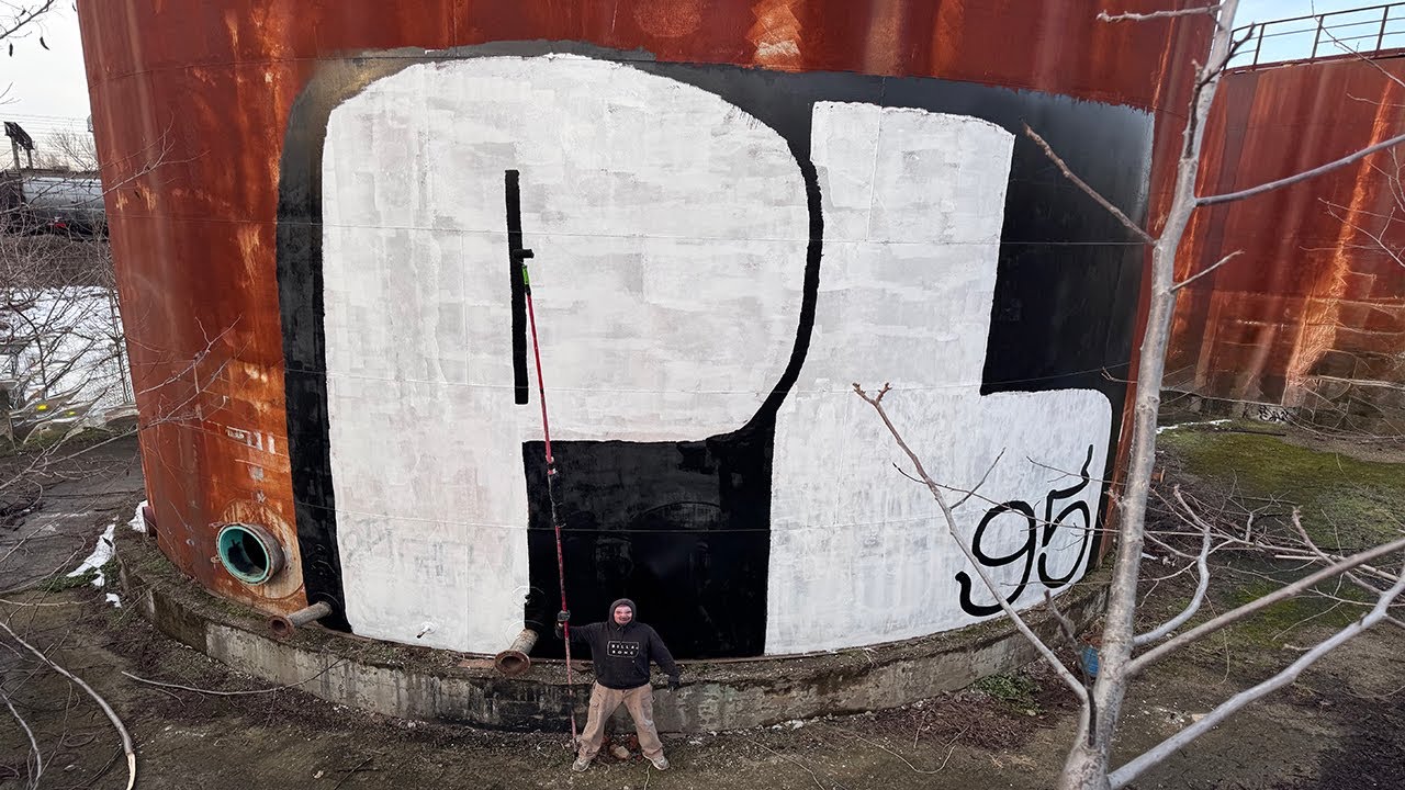 Graffiti by Plum // Rolling biggest throw-up in the south region.