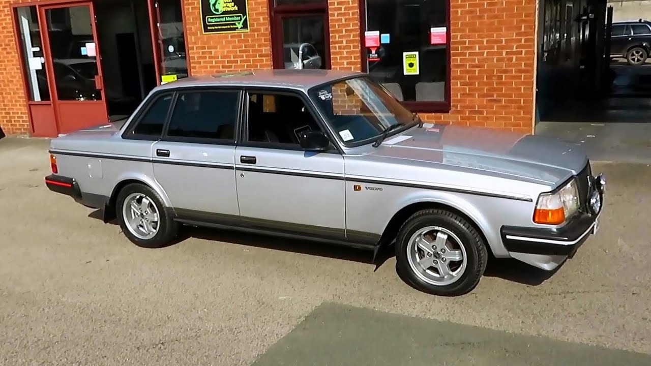 1989 Volvo 240 GLT - Start up and full vehicle tour