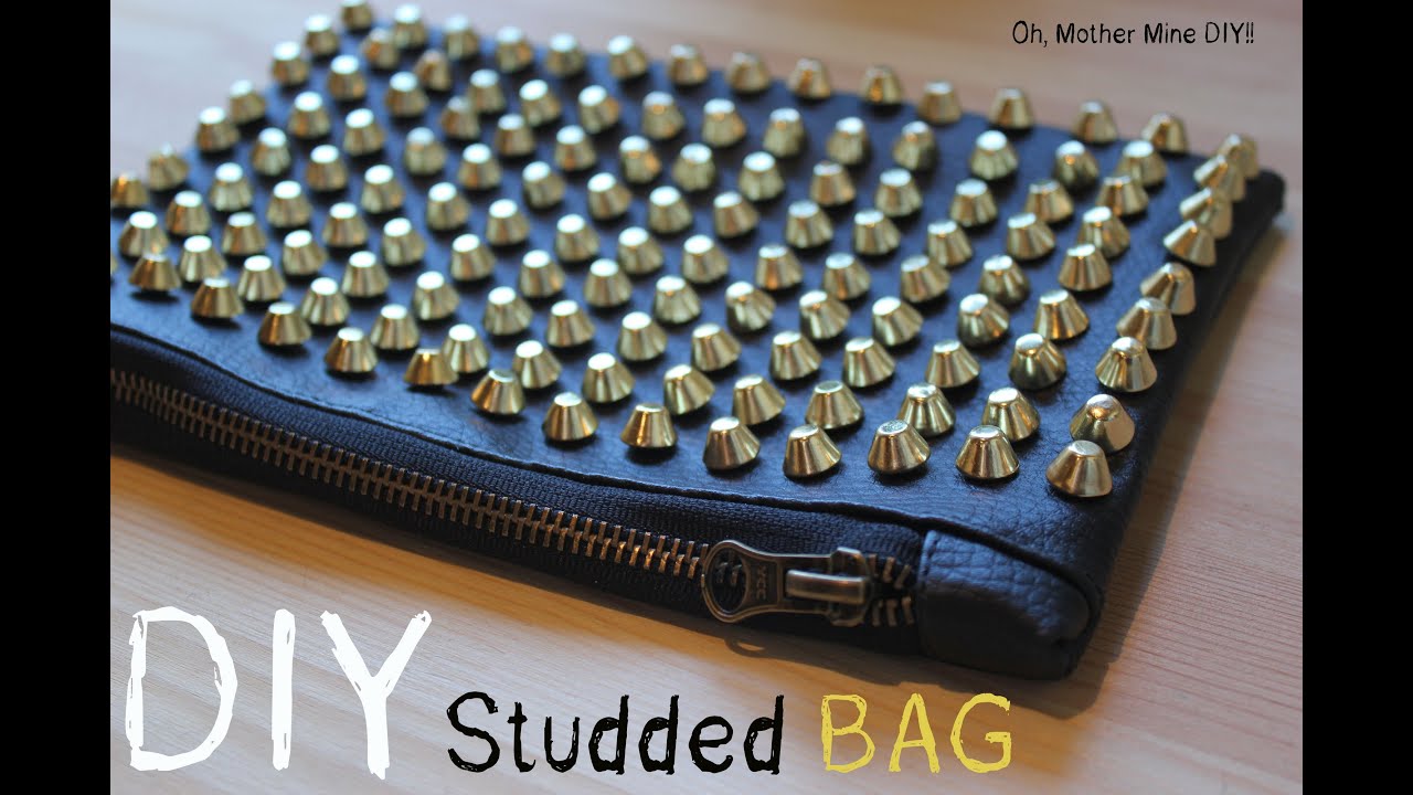 DIY: Bolso de mano de cuero negro con tachuelas / DIY studded bag