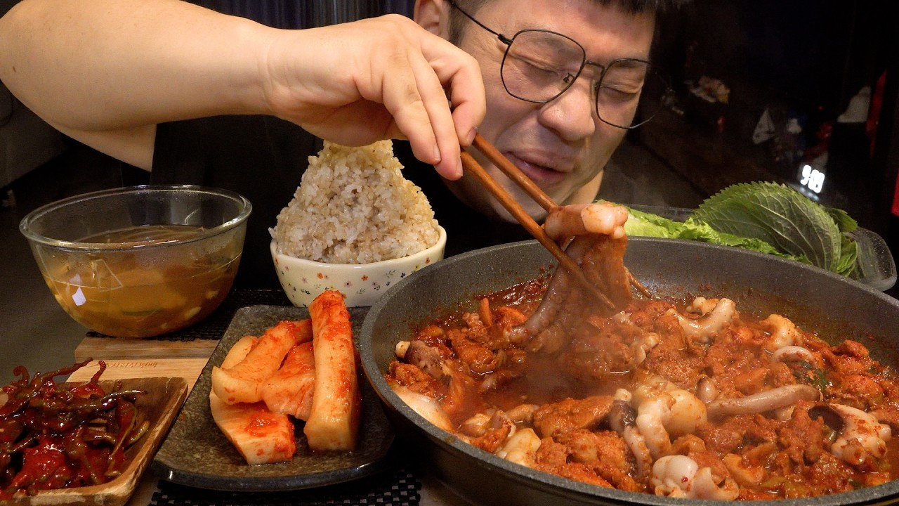 먹방창배 간만에 닭갈비에 쓰러진 창배도 일으킨다는 낙지넣고 대박 레전드 먹방 Spicy Stir fried Chicken eatingshow realsound koreanfood