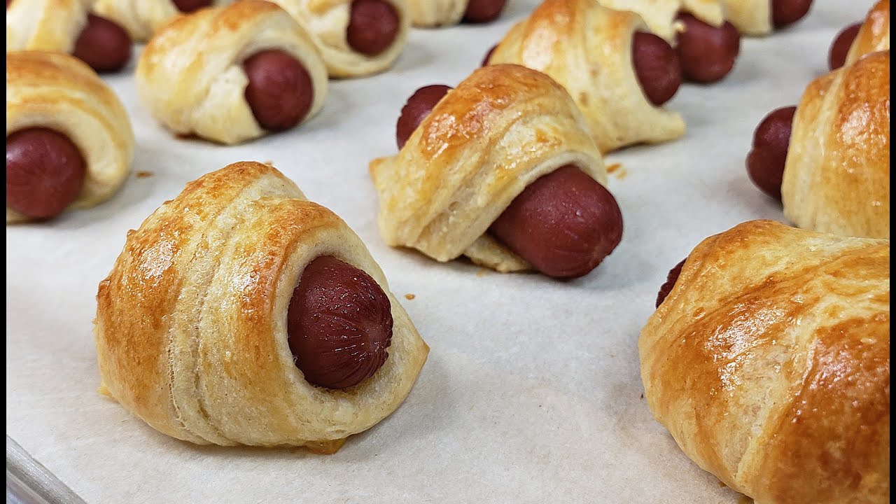 PIGS IN A BLANKET | Easy Mini Crescent Dogs Recipe