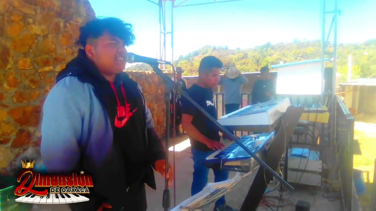 Huipil Rojo con órgano Dimensión 