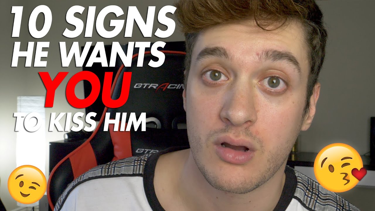 10 Signs He Wants You to Kiss Him