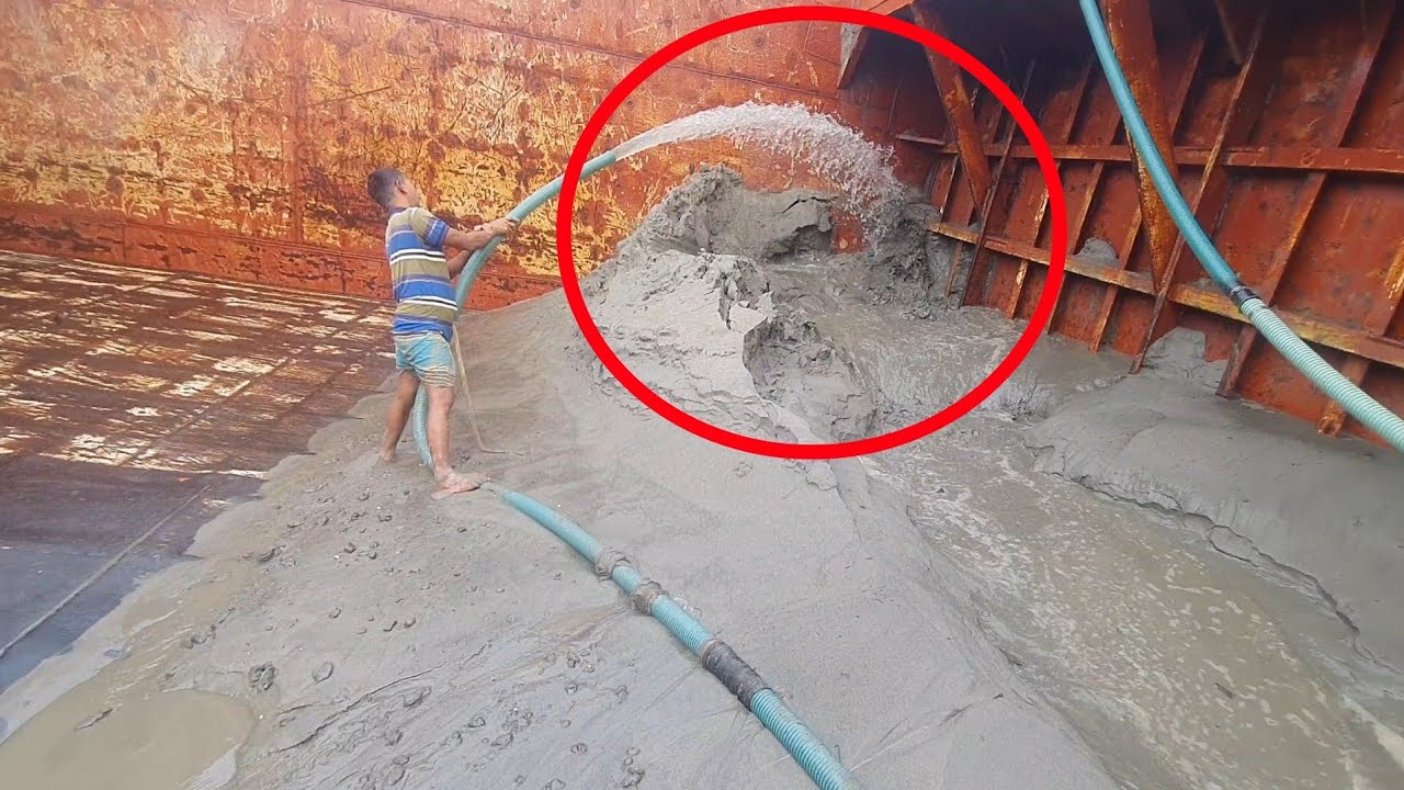 Unloading sand form ship barge unloading video unload sand from big barge ship 449 (22 Mar 2026)