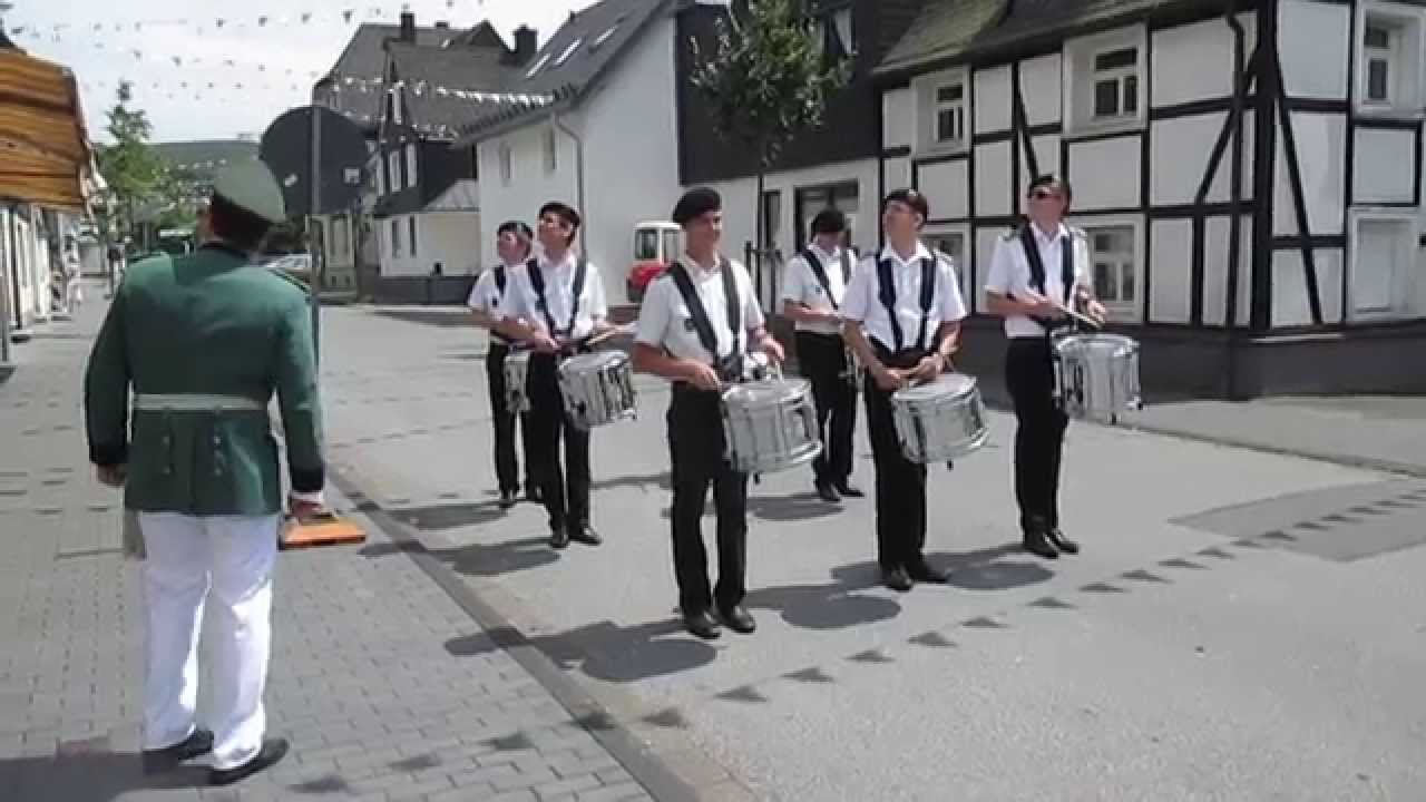 Die Trommler des Spielmannszuges Olpe