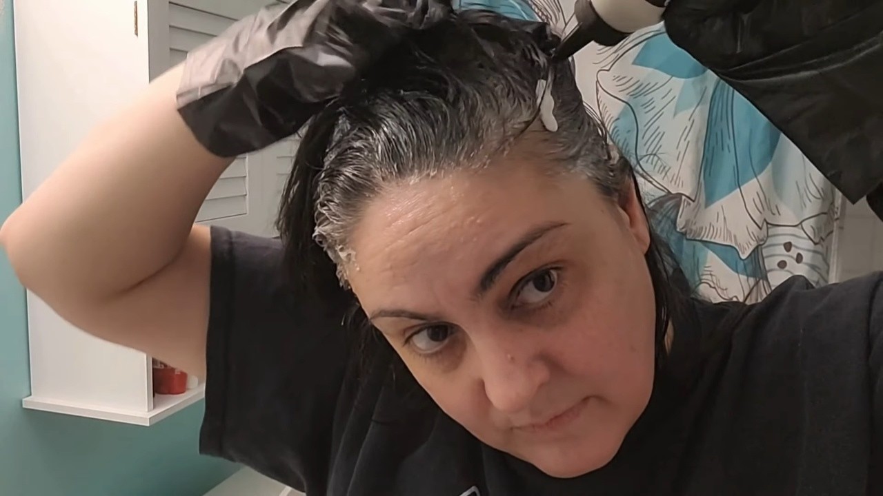 Self Care 💛 | At Home Hair Dye Transformation-Garnier OLIA 5.0