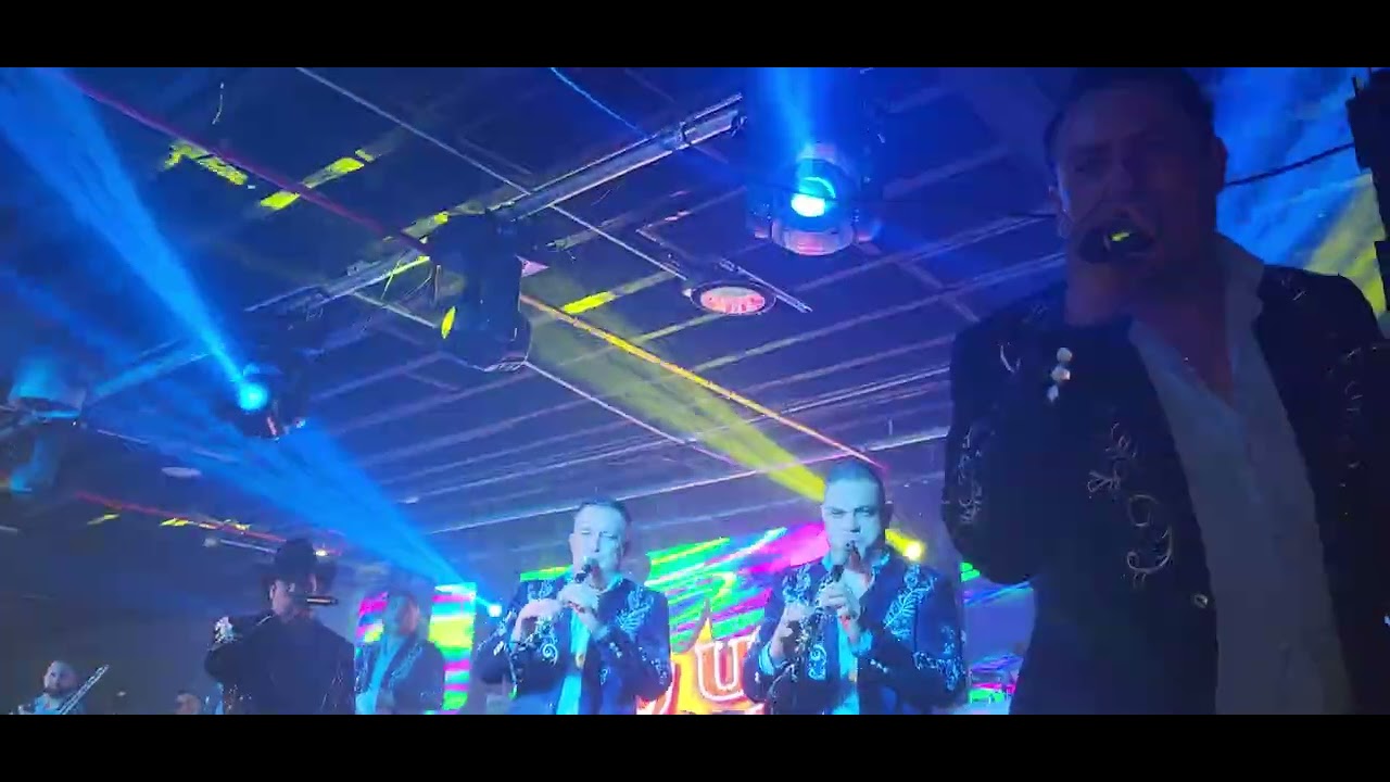 Marcó flores y su banda jerez