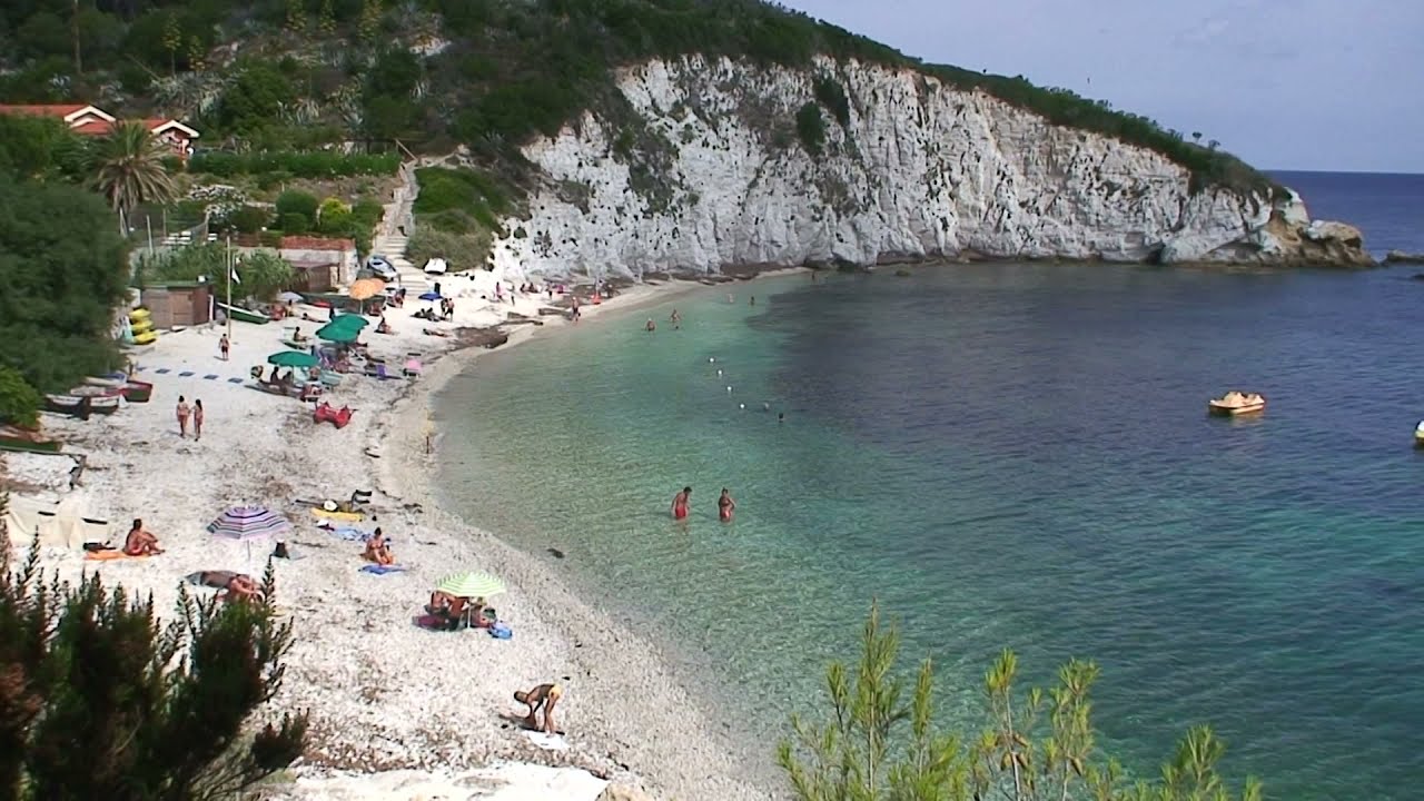 capo bianco e la spiaggia della padulella panorami