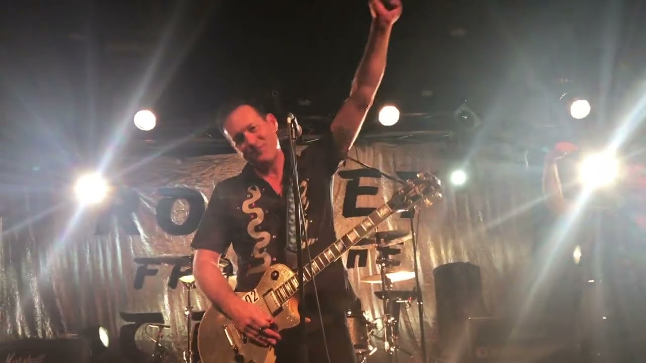 Rocket From The Crypt: Middle/Born in 69 30/11/17