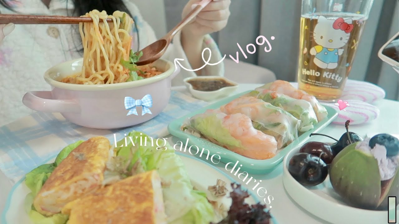 A Cozy Day Alone｜Simple Breakfast, Vietnamese Spring Rolls & Sweet Dessert 🍓🍤