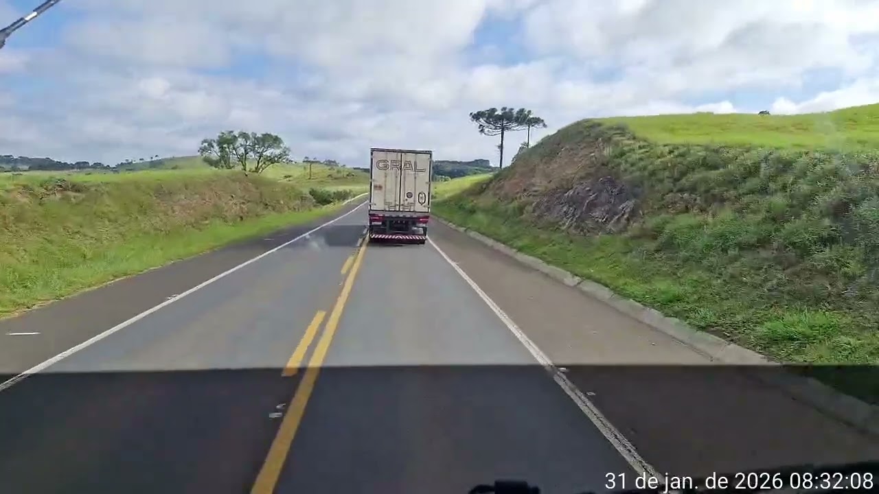 Carreta da transGrau grase pega fogo nas rodas na serra de VACARIA 