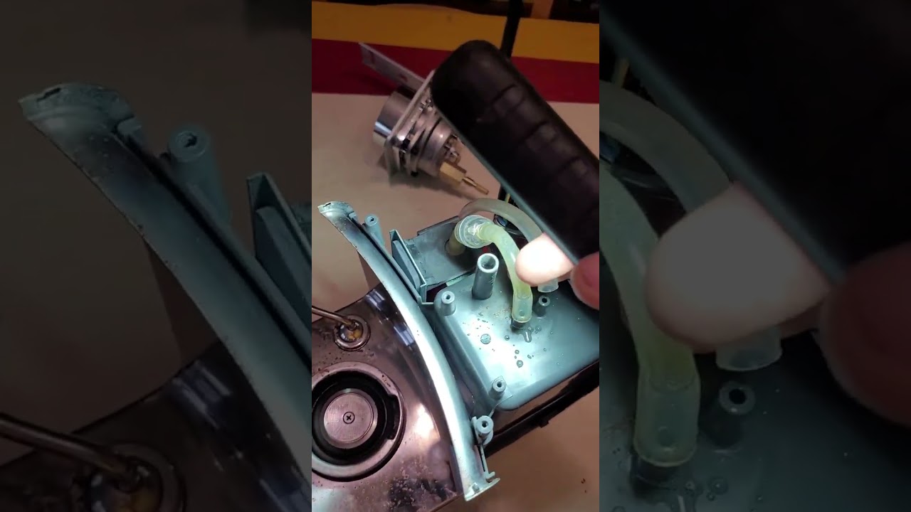 Démontage cafetière à expresso Kenwood ES020 SERIES