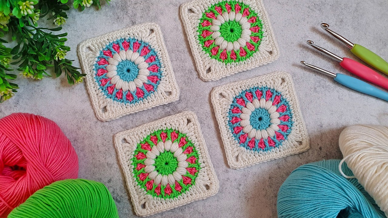 Beauty! Nobody has ever crocheted this granny square. Crochet.
